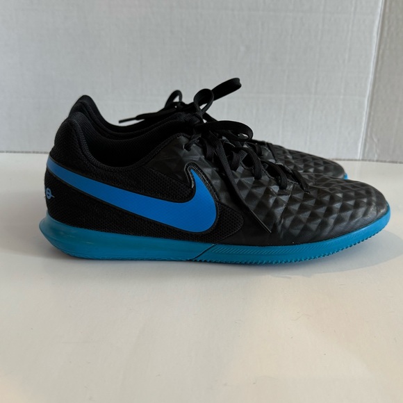 Nike Legend 8 Club or Turf shoes. Size 7. Can be worn with Futsal also. - Picture 5 of 8